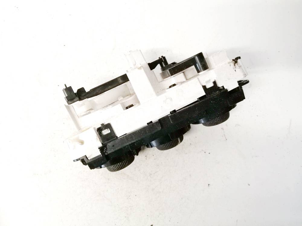 69940002 Peugeot 308 2009 Climate Control Panel (heater control switches) - Thumbnail 2