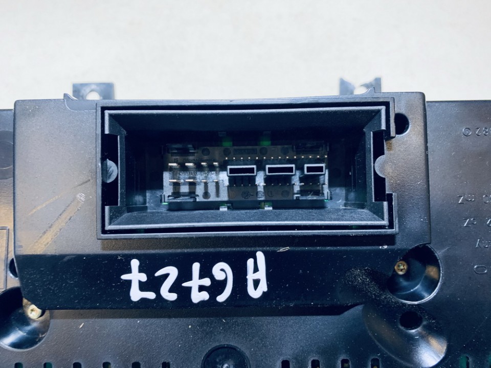 1K0920851G Volkswagen Golf 2004 Speedometers - Cockpit - Speedo Clocks Instrument - Thumbnail 3