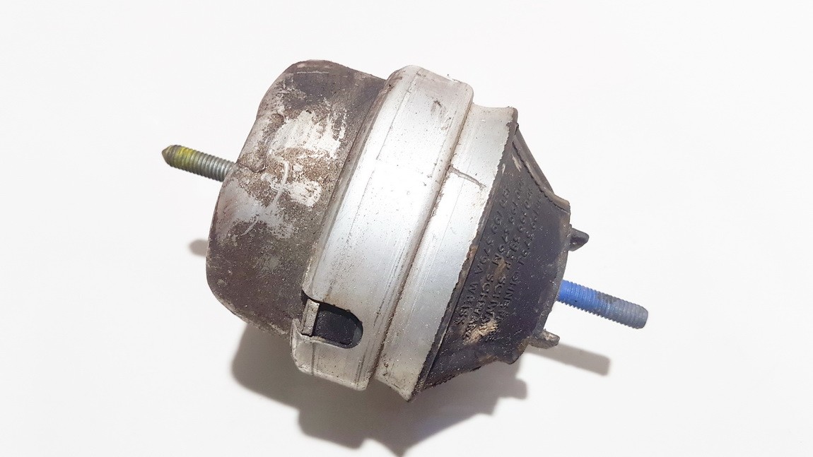 8D0199379J Audi A6 1997 Poduszki silnika oraz poduszki skrzyni biegów