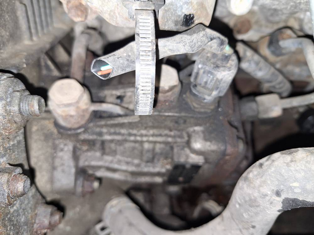 2210027010 Toyota RAV-4 2003 Kuro siurblys