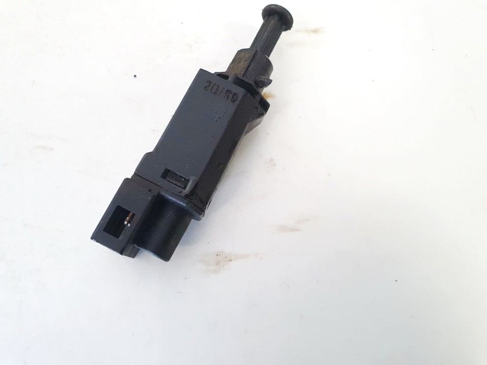 1H0MW0 Volkswagen Golf 1999 Brake Light Switch (sensor) - Switch (Pedal Contact) - Thumbnail 3