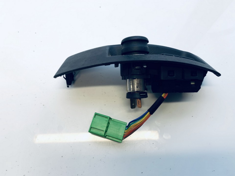 8691530 Volvo V50 2005 Traction control switch button (ASR Switch Anti-slip regulation) - Thumbnail 3