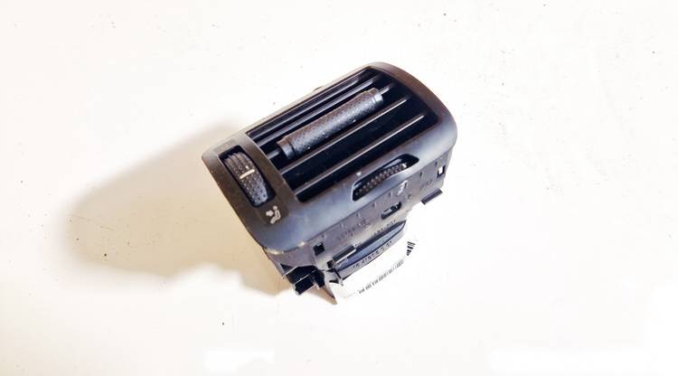 3B0819704A Volkswagen Passat 1999 Dash Vent (Air Vent Grille)