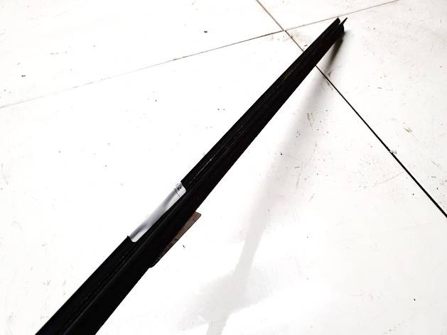 Mazda 3 2004 Listón embellecedor de la ventana de la puerta delantera - DELANTERO IZQUIERDO - Thumbnail 3