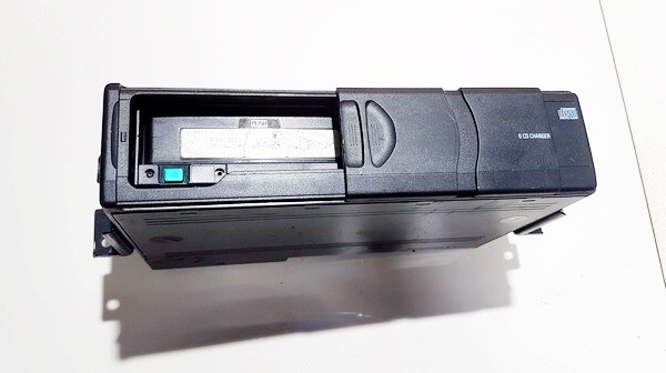 8364931 BMW X5 2003 CD changers