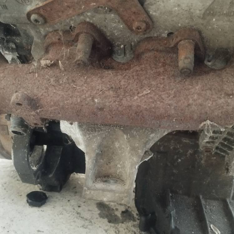 Audi A6 2005 Colector de escape - Thumbnail 2