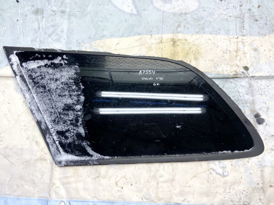 43R00021 Volvo V40 2001 Corner quarter window glass - REAR LEFT