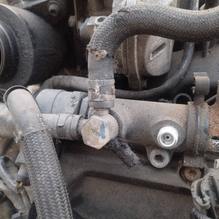 059130090K Audi A6 2005 RAMPA INYECTORA, Juego de inyectores de combustible