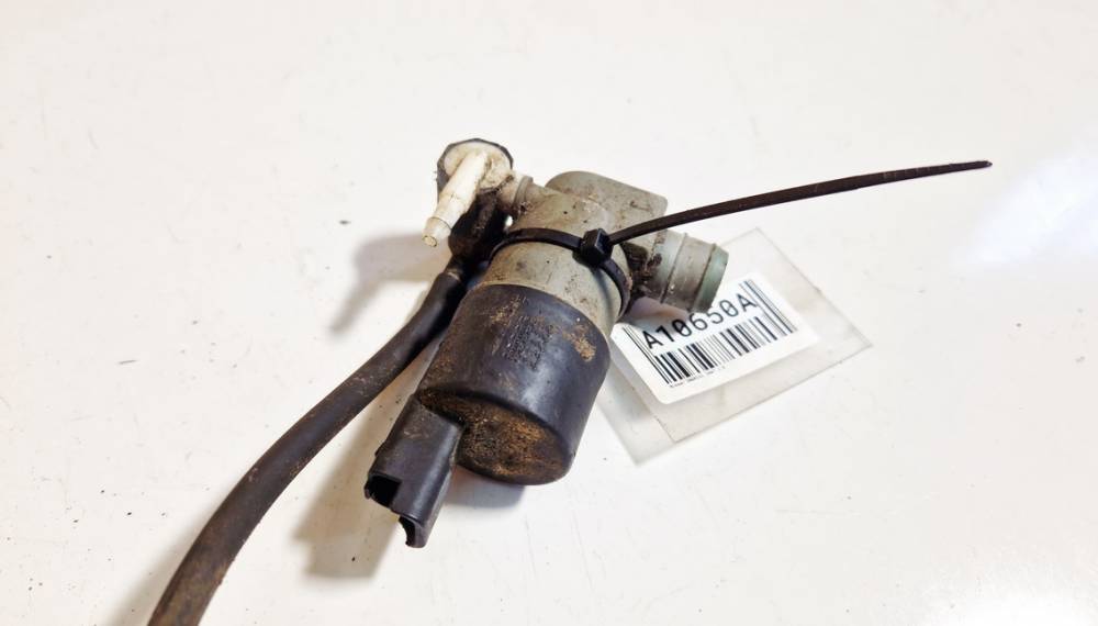 28920BU010 Nissan Qashqai 2007 Windshield Windscreen Washer Pump - Thumbnail 2