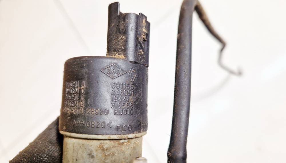 28920BU010 Nissan Qashqai 2007 Windshield Windscreen Washer Pump - Thumbnail 3