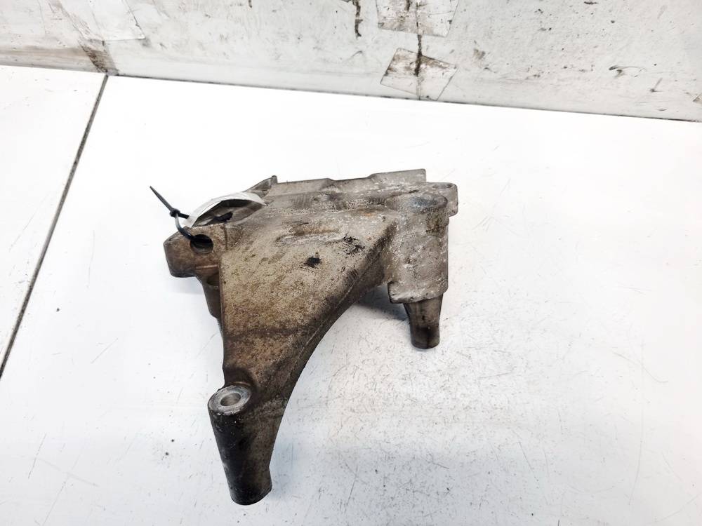 06F199207Q Seat Leon 2008 Engine Mount Bracket and Gearbox Mount Bracket