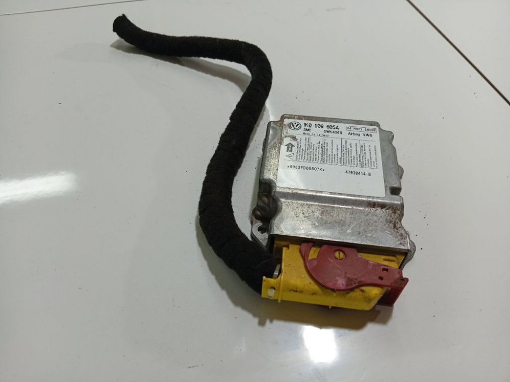 1K0909605A Volkswagen Golf 2003 SRS AIRBAG KOMPIUTERIS - ORO PAGALVIU VALDYMO BLOKAS