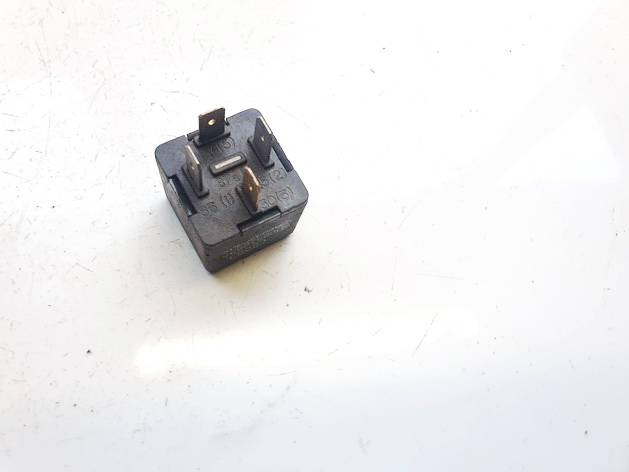 8D0951253A Volkswagen Passat 2001 Relay module - Thumbnail 3