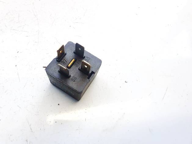 8D0951253A Volkswagen Passat 2001 Relay module - Thumbnail 3