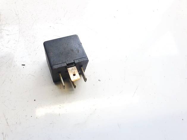 8D0951253A Volkswagen Passat 2001 Relay module - Thumbnail 2