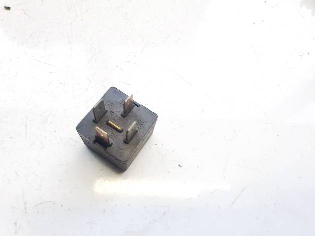 8D0951253A Volkswagen Passat 2001 Relay module - Thumbnail 3