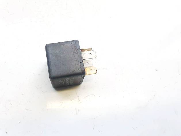 8D0951253A Volkswagen Passat 2001 Relay module - Thumbnail 3