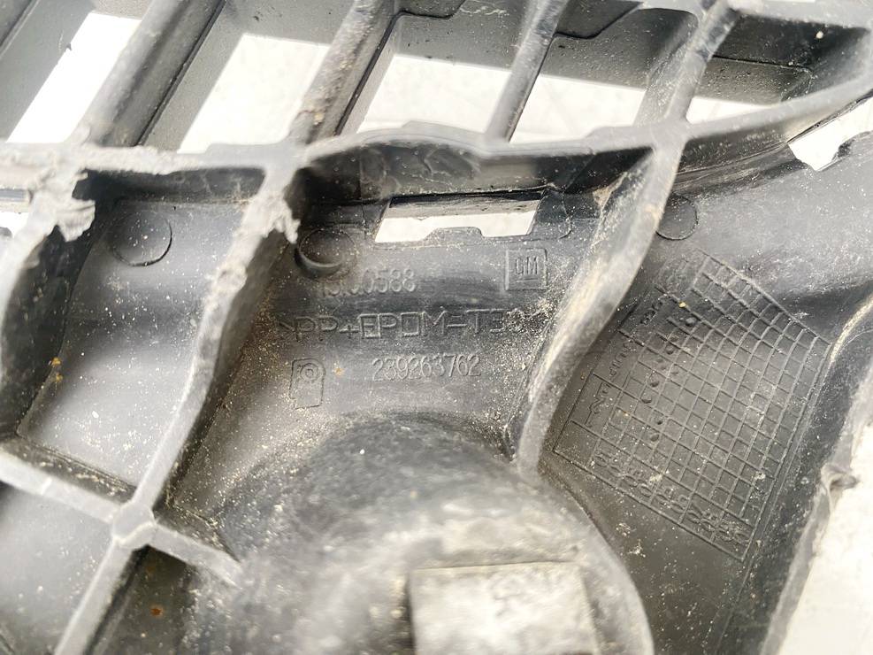 239263762 Opel Vectra 2002 Hood grille - FRONT - Thumbnail 4