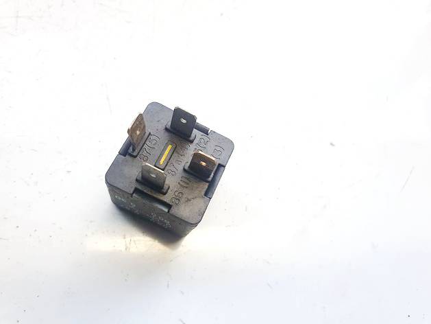 8D0951253A Volkswagen Passat 2001 Relay module - Thumbnail 3