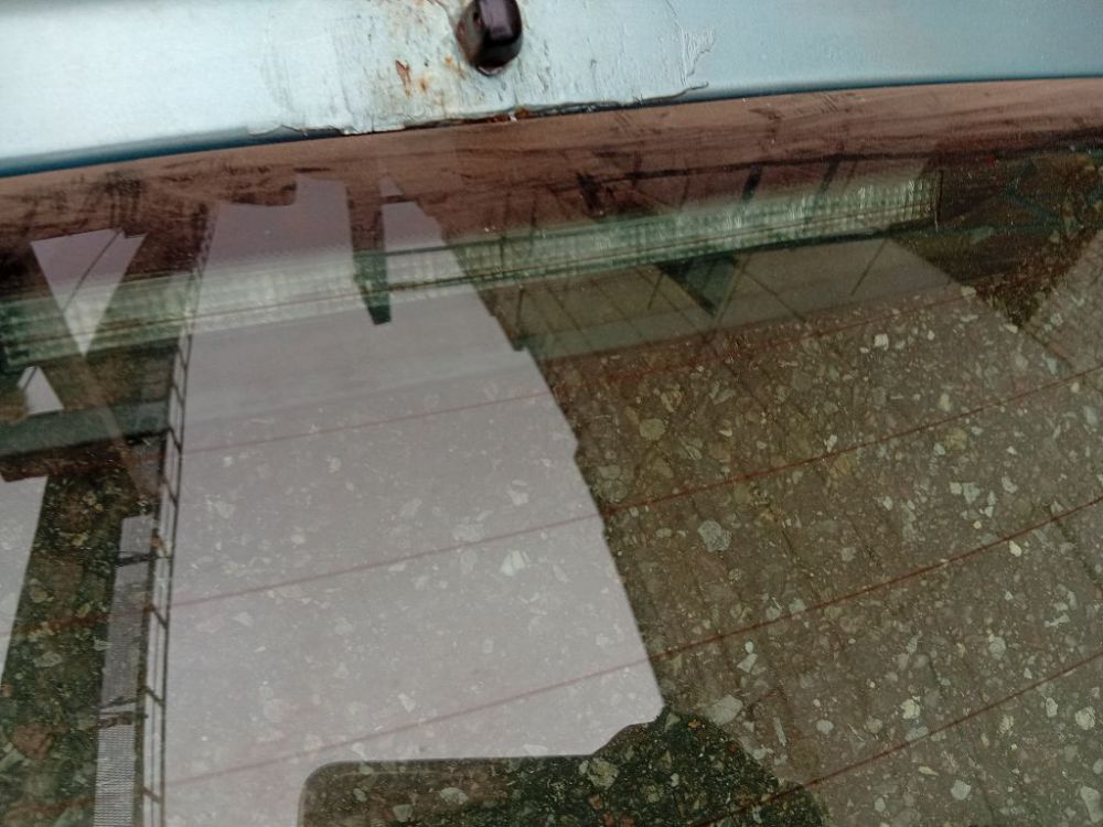 Nissan Almera 2000 PILOTO CENTRAL DE FRENO, Luz de freno adicional tercera