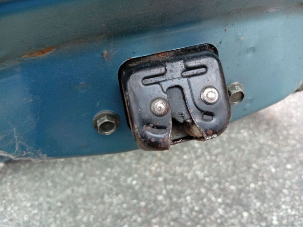 Nissan Almera 2000 CERRADURA MALETERO, PORTON, Cierre-cerradura-bombín del maletero-compartimento de carga