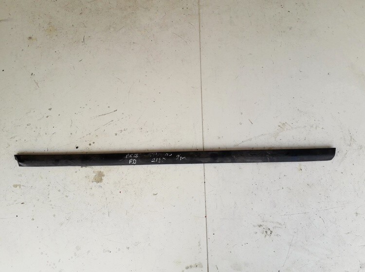 Audi A3 1997 Listón embellecedor de la puerta delantera (moldura) - DELANTERO DERECHO