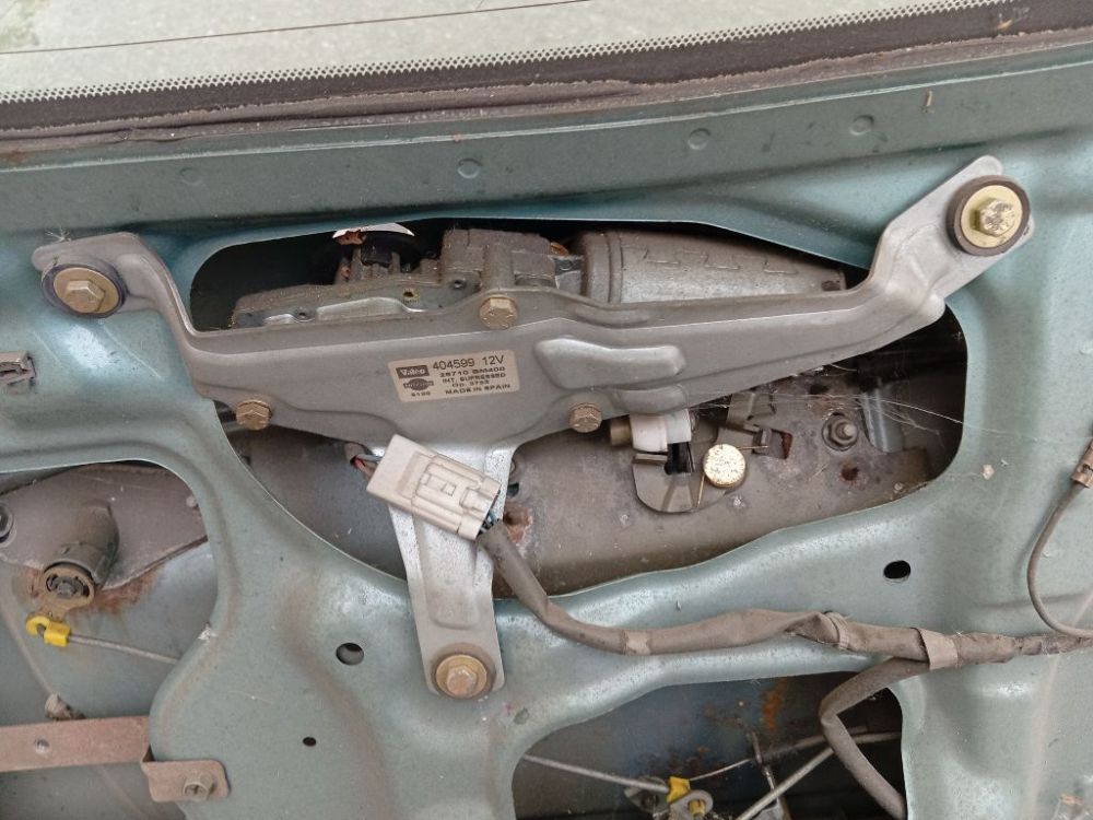 404599 Nissan Almera 2000 Motor del limpiaparabrisas trasero