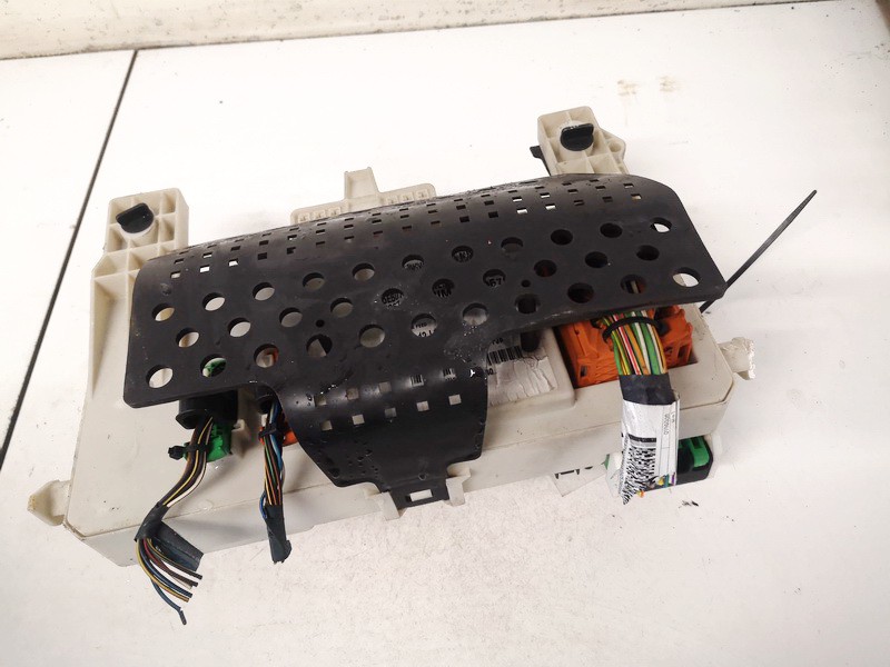 519099600 used Fuse box Ford Focus 2006 1.6L EIS01554768 Used Auto