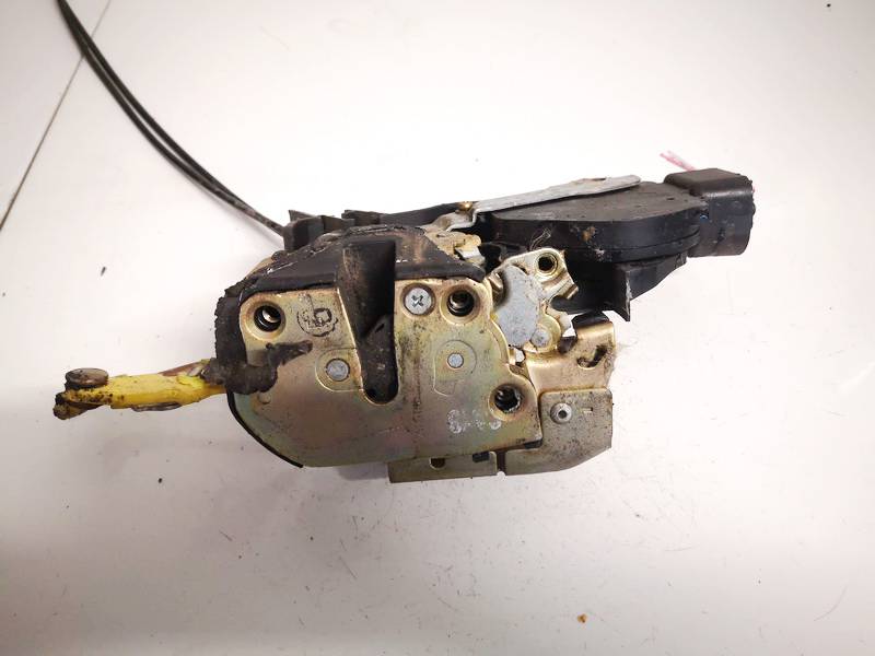 Toyota Previa 2002 Durvju slēdzene