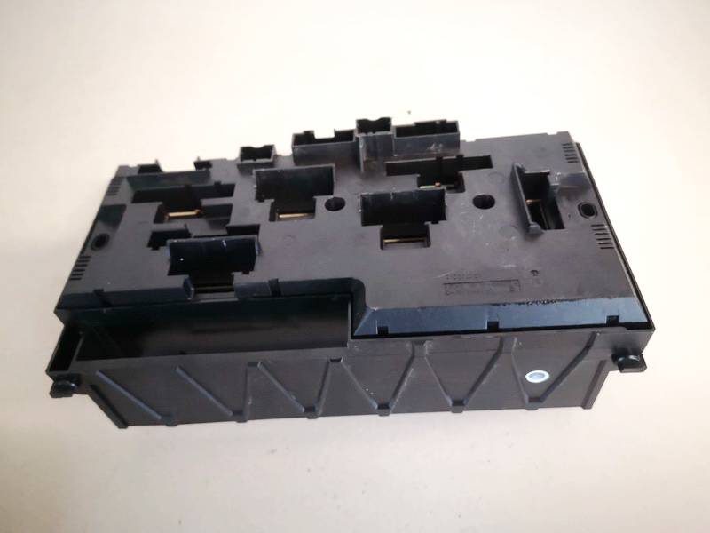 923442101 BMW 5-Series 2010 Fuse box - Thumbnail 3