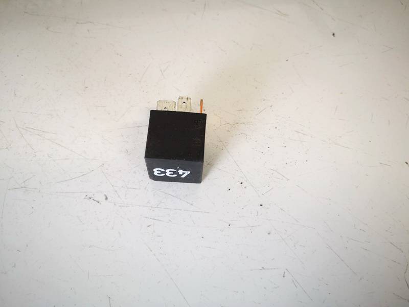 3D0951253A Skoda Octavia 2004 Relay module