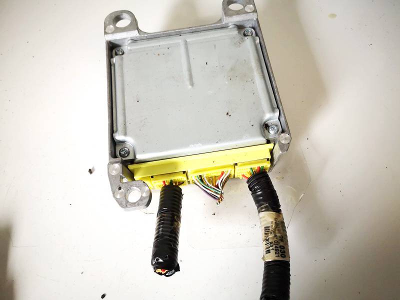 891700F240 Toyota Corolla Verso 2006 Airbag crash sensors module - Thumbnail 3