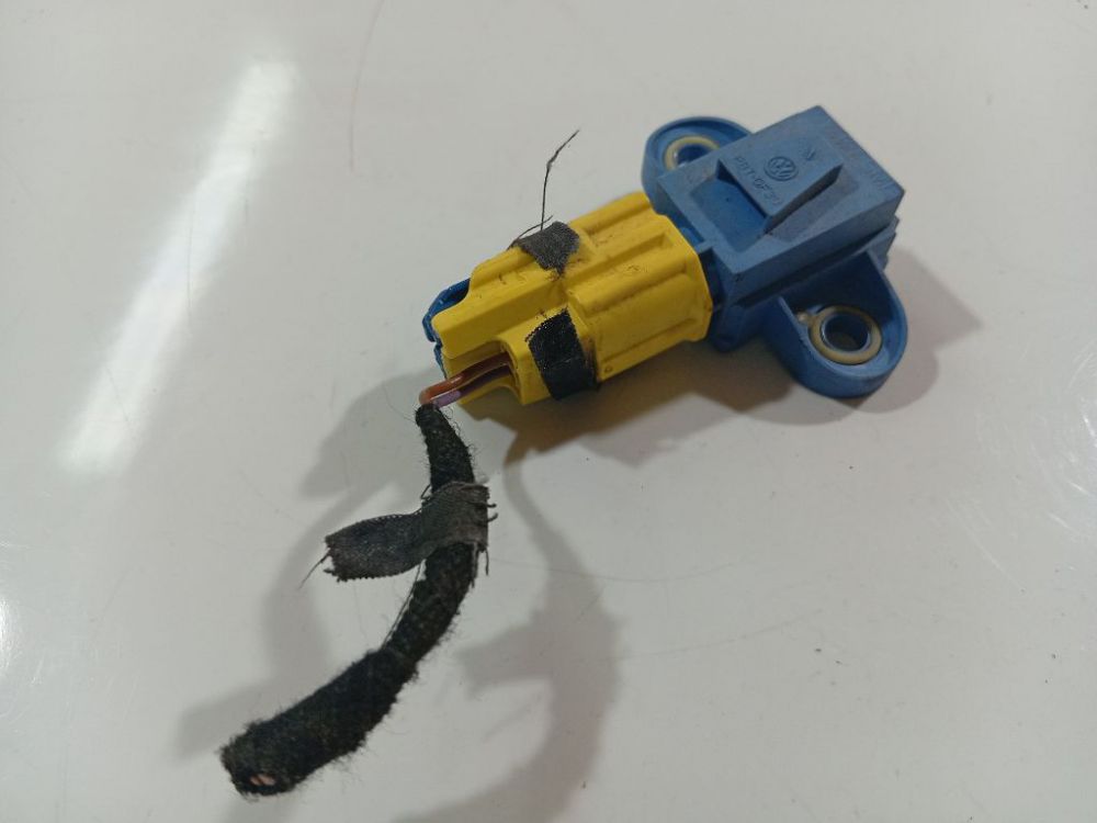 1K0955557A Volkswagen Golf 2003 Srs Airbag crash sensor