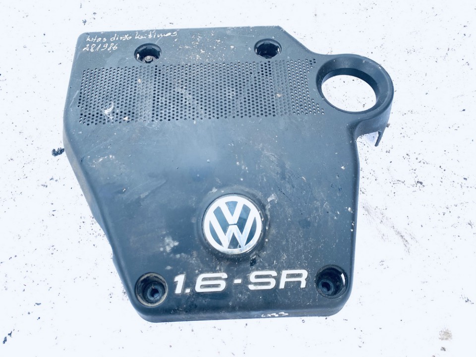 06A103925AC Volkswagen Golf 1999 Motora dekoratīvā aizsardzība