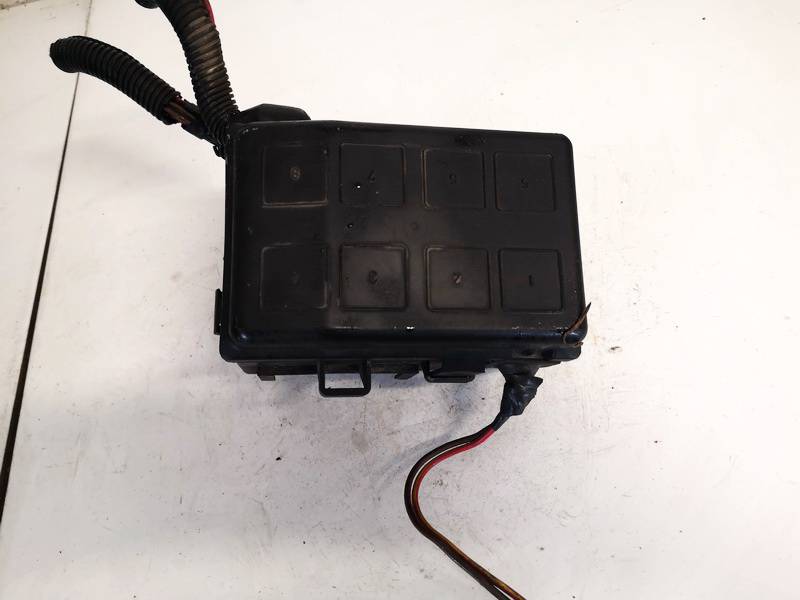 90560119 Opel Astra 2004 CAJA RELES - FUSIBLES