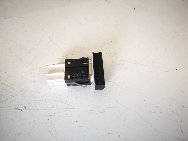 1Z0927133A Skoda Octavia 2004 Traction control switch button (ASR Switch Anti-slip regulation) - Thumbnail 3