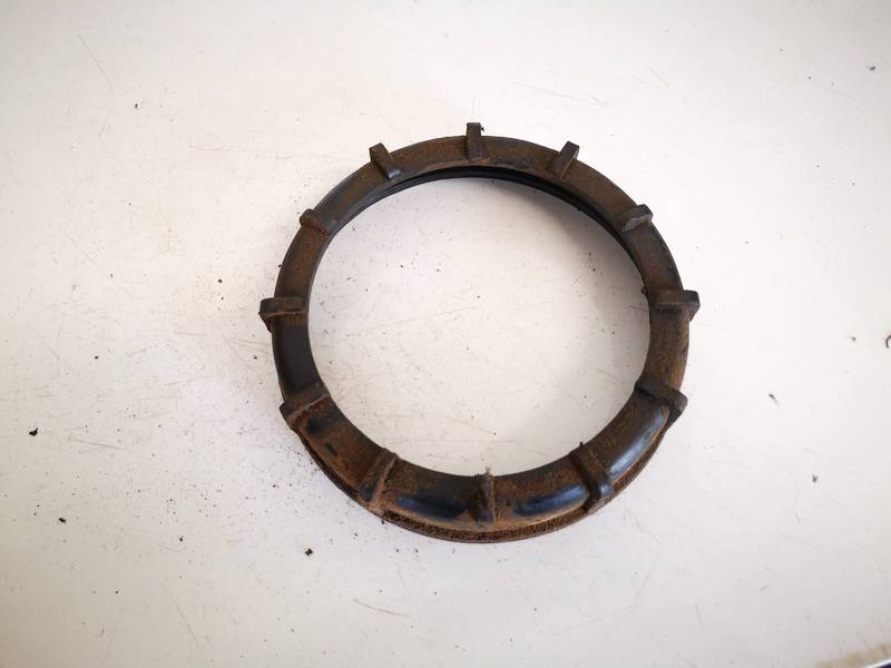 321201375A Volkswagen Golf 1999 Pierścień Mocujący Pompy Paliwa