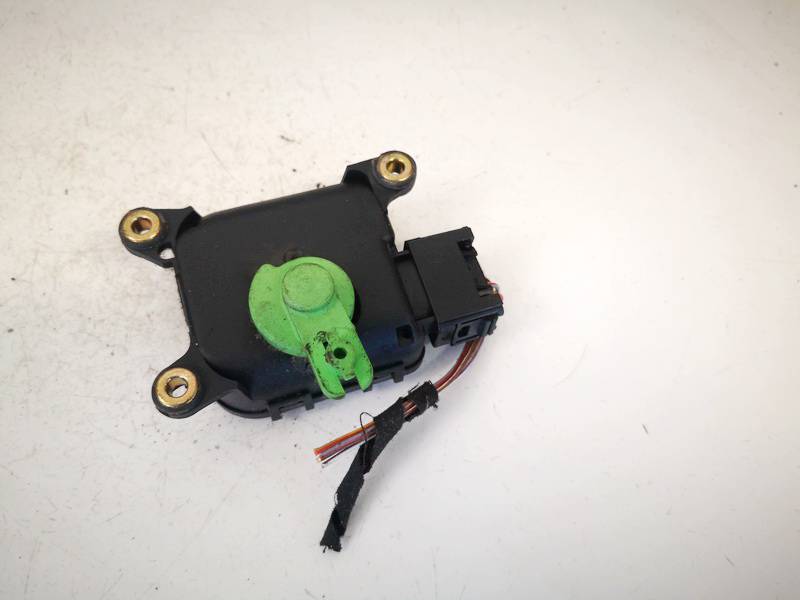 1J1907511D Volkswagen Bora 1999 Silnik klapki nagrzewnicy - Thumbnail 2