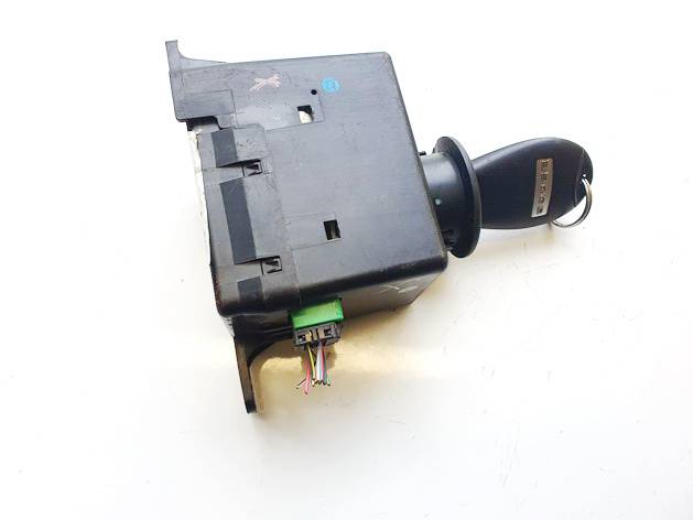 P68066728AA Dodge Journey 2010 Uzvedimo spyna