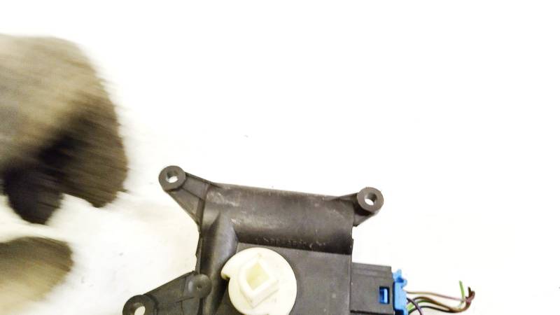 3C1907511B Volkswagen Passat 2006 Heater Vent Flap Control Actuator Motor - Thumbnail 2