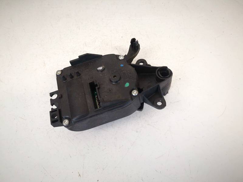 1J1907511A Volkswagen Bora 1999 Silnik klapki nagrzewnicy