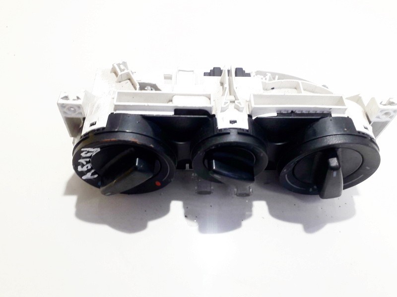 1J0820045G Volkswagen Passat 1999 Climate Control Panel (heater control switches)