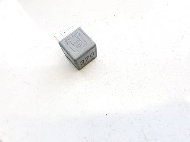 8D0951253A Volkswagen Passat 2001 RELÉ PARA AUTOMÓVIL - Thumbnail 2