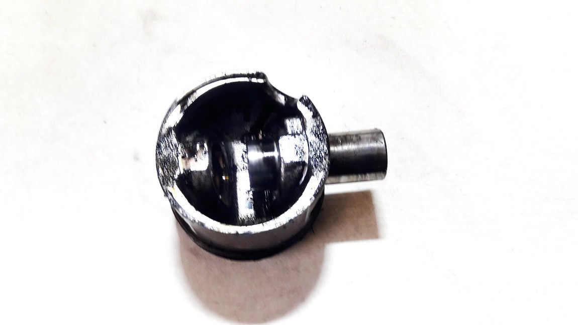 7973908 Volkswagen Caddy 2007 Stumoklis