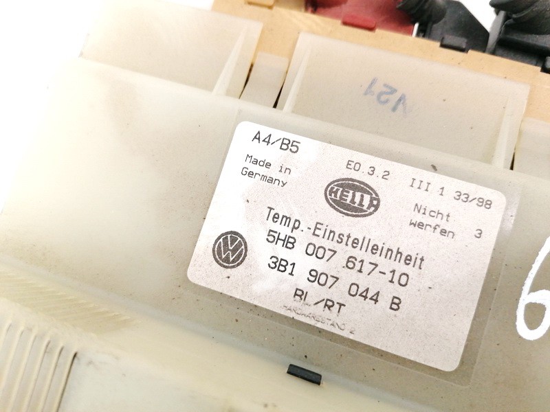 3B1907044B Volkswagen Passat 1998 Climate Control Panel (heater control switches) - Thumbnail 3