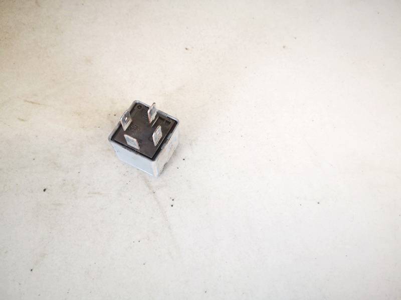 8D0951253A Volkswagen Passat 2000 Relay module - Thumbnail 3
