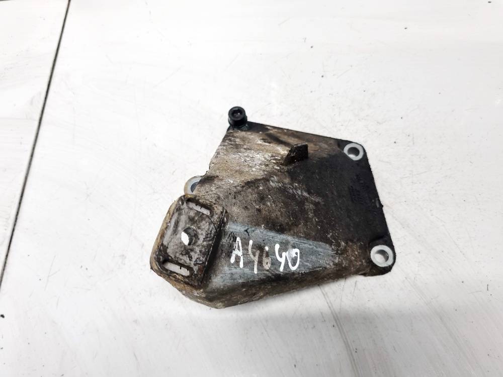 4B0199307C Audi A4 1998 Wspornik silnika