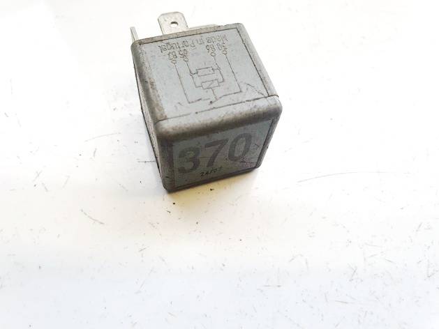 8D0951253A Volkswagen Passat 2001 Relay module