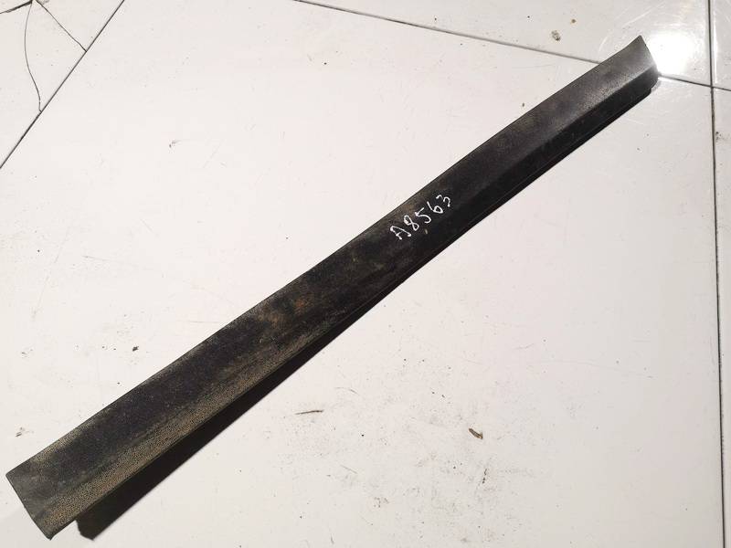 Volkswagen Passat 2005 avant droite garniture porte de moulage