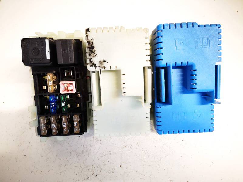 6G9T14K131AA Volvo XC 70 2008 Fuse box